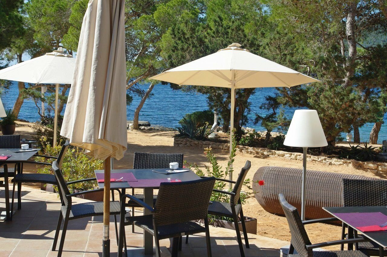 Отель Catalonia Royal Ses Estaques-Adults Only Санта-Эулалия-дель-Рио Экстерьер фото